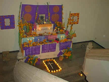 Altar de Muertos instalado para el da 2 de Nov.